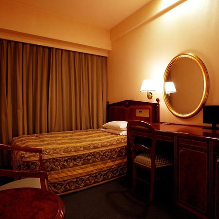 Dukes Hotel Nakasu Fukuoka  Bagian luar foto