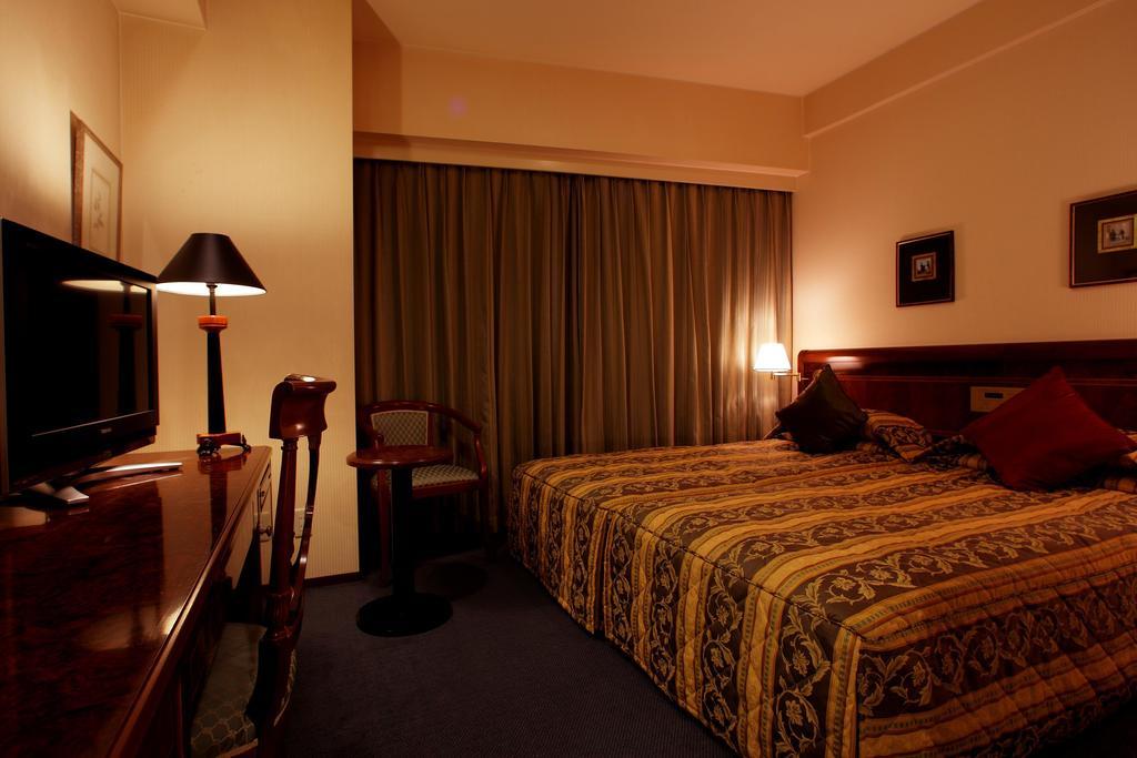 Dukes Hotel Nakasu Fukuoka  Bagian luar foto