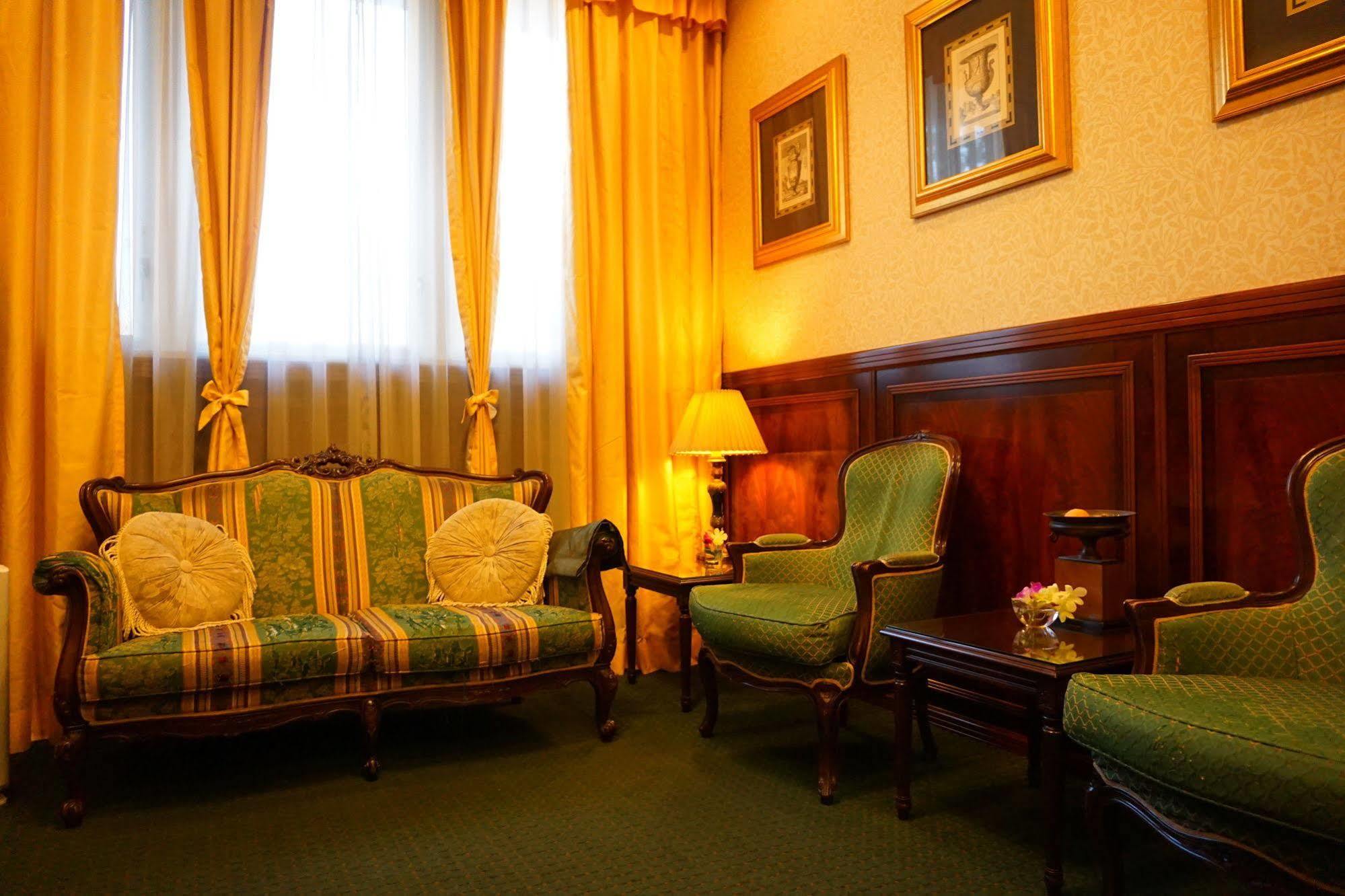 Dukes Hotel Nakasu Fukuoka  Bagian luar foto