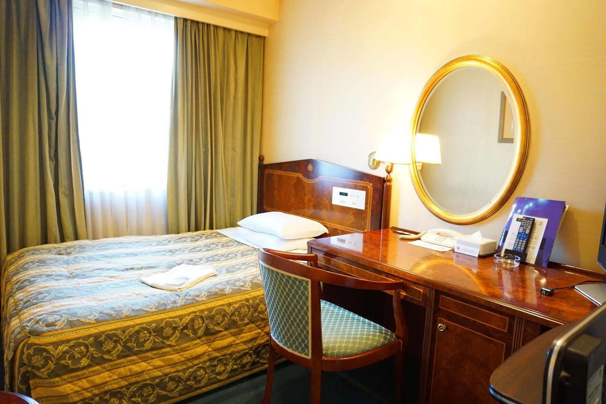 Dukes Hotel Nakasu Fukuoka  Bagian luar foto