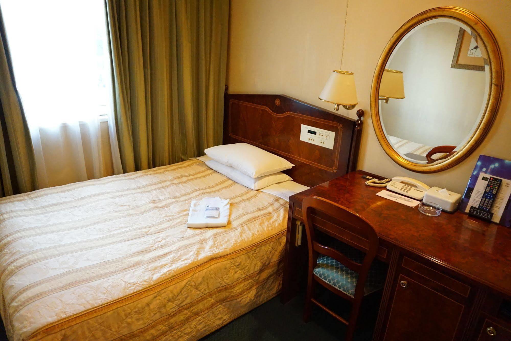 Dukes Hotel Nakasu Fukuoka  Bagian luar foto