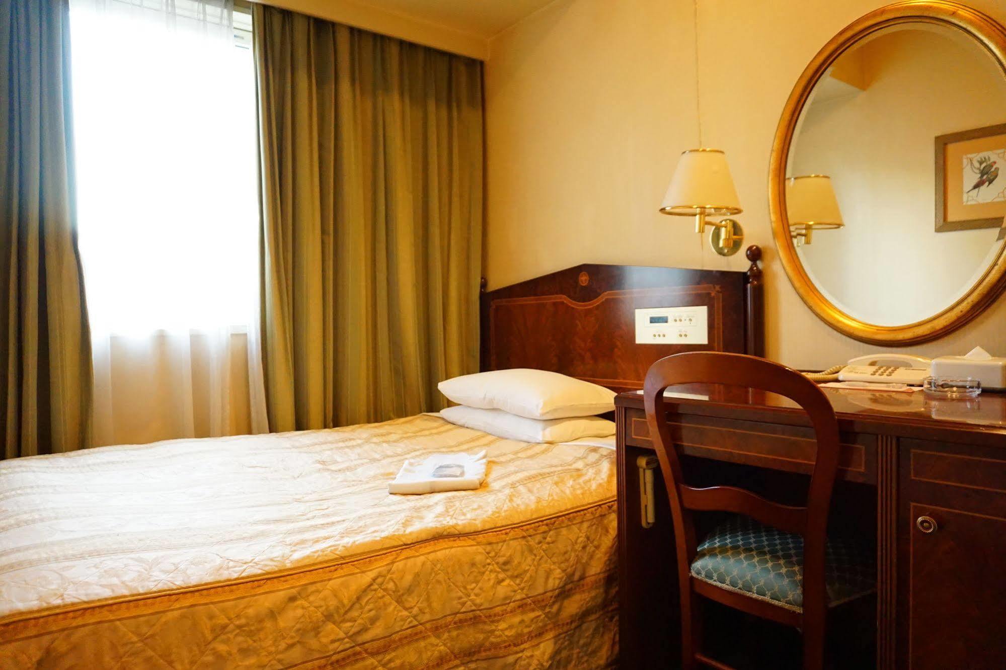 Dukes Hotel Nakasu Fukuoka  Bagian luar foto