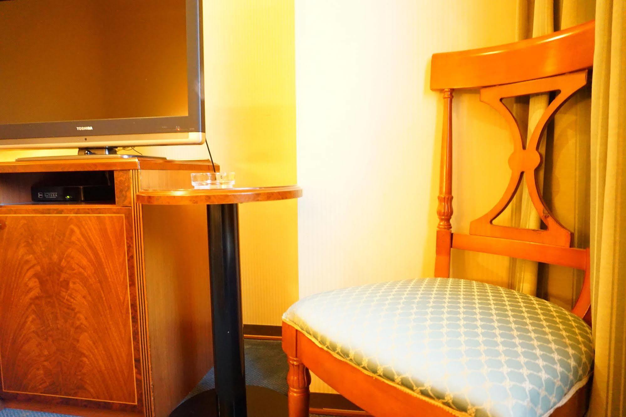 Dukes Hotel Nakasu Fukuoka  Bagian luar foto